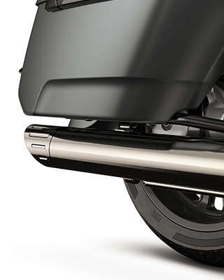 Detailed view of the rear silencer on the BMW Motorrad R 18 Roctane