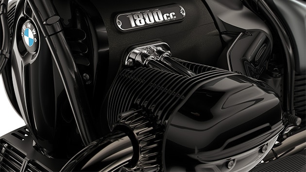 Detailed view of the BMW Motorrad R 18 Roctane boxer engine